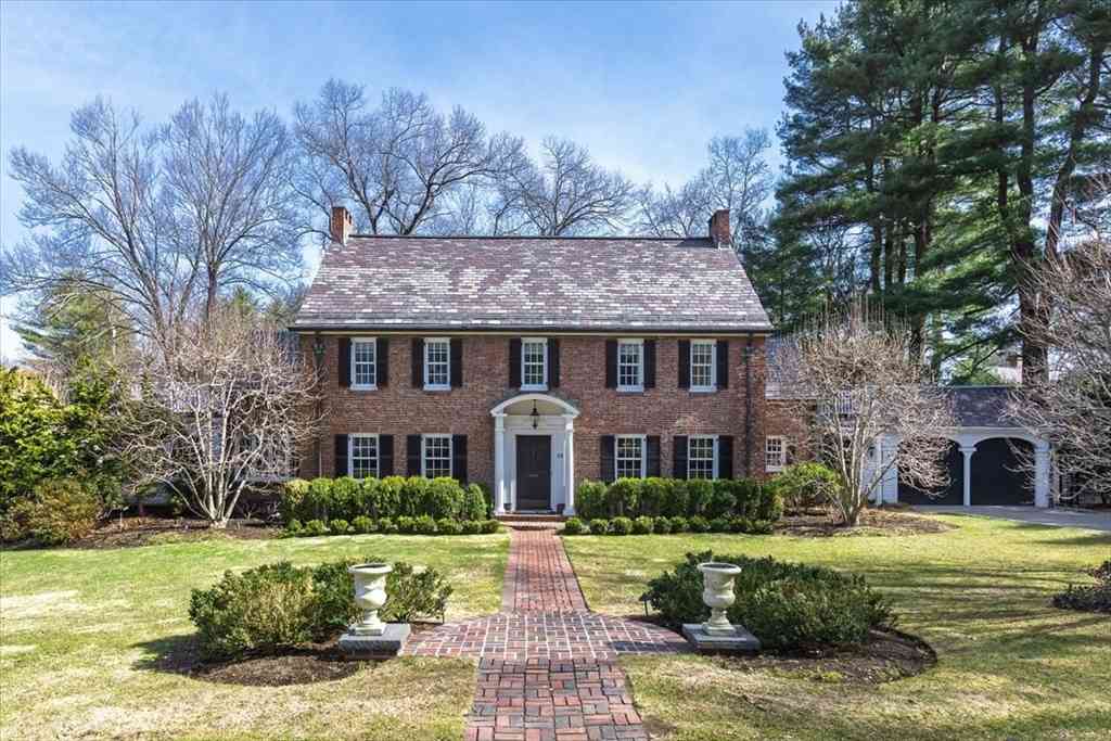 Homes For Sale - 10 Clark Rd<br/> Wellesley, MA 02481