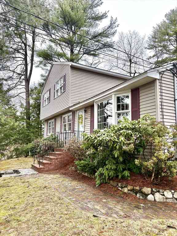 Apartment For Rent - 11 Tyng Road #2<br/> Tyngsboro, MA 01879