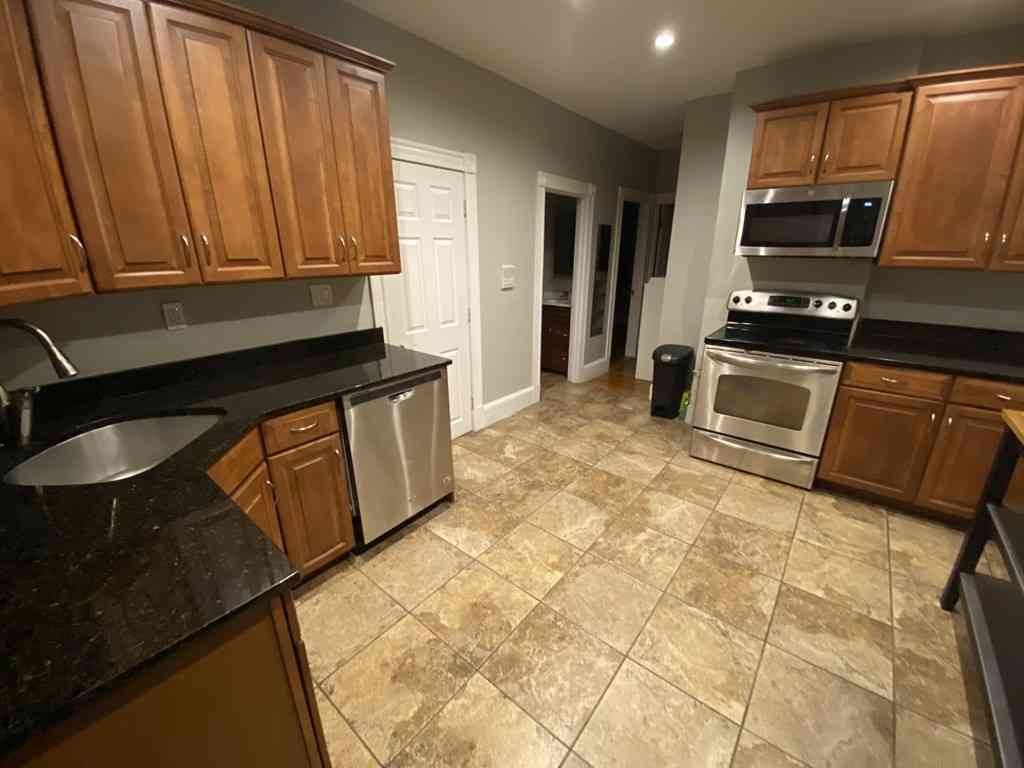 Condo For Rent - 422 Hanover Street #4<br/> Boston, MA 02113
