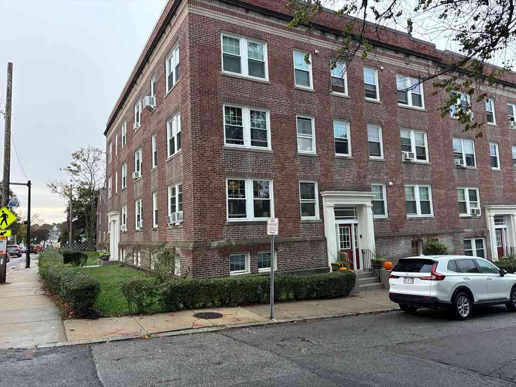 Apartment For Rent - 12 Brooks Park #7<br/> Medford, MA 02155