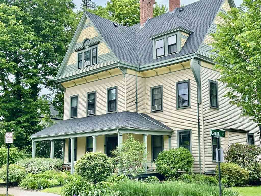 Condo For Rent - 49 Grove St #4<br/> Newton, MA 02466