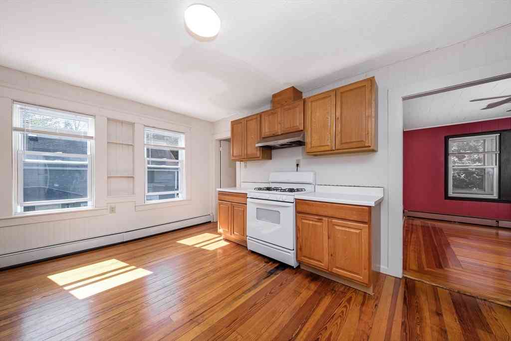 Homes For Rent - 51 Rosemont St #2<br/> Lowell, MA 01854