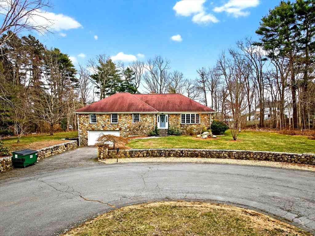 Homes For Sale - 32 Madison Ct<br/> Westport, MA 02790