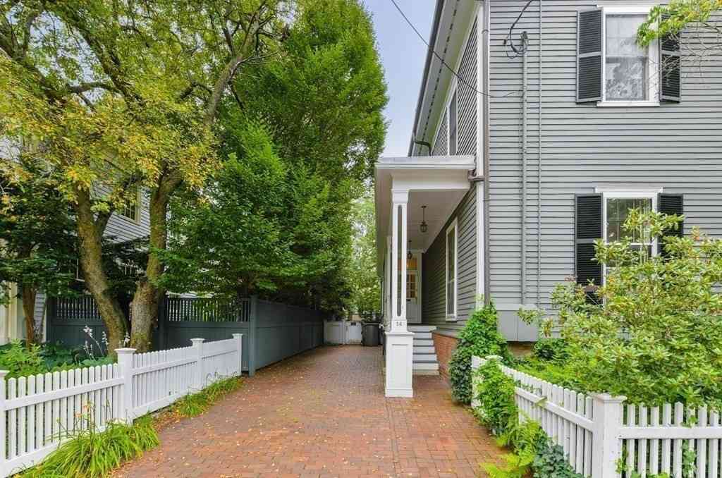 Homes For Rent - 14 Ash  Street #14<br/> Cambridge, MA 02138