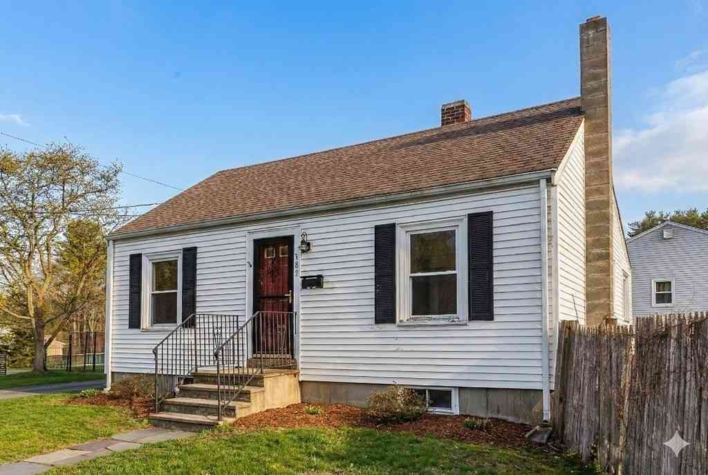 Homes For Sale - 383 Summer Street<br/> Plymouth County, Brockton, MA 02302