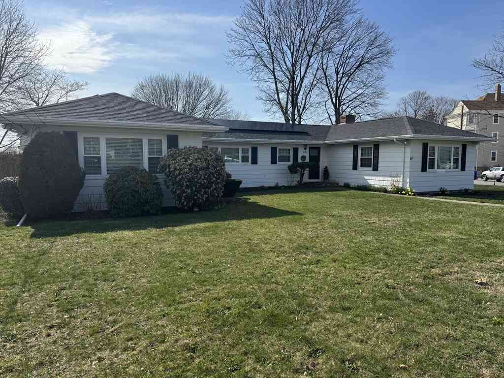 Homes For Sale - 649 Stafford Rd<br/> Fall River, MA 02721