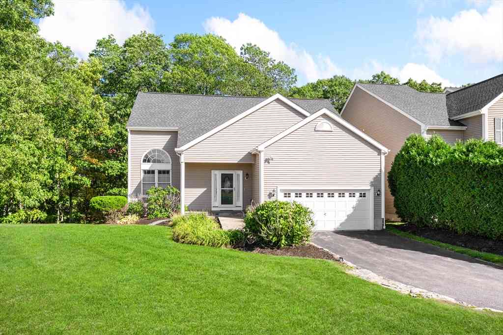 Condo For Sale - 11 Aris Way #11<br/> Worcester County, Milford, MA 01757