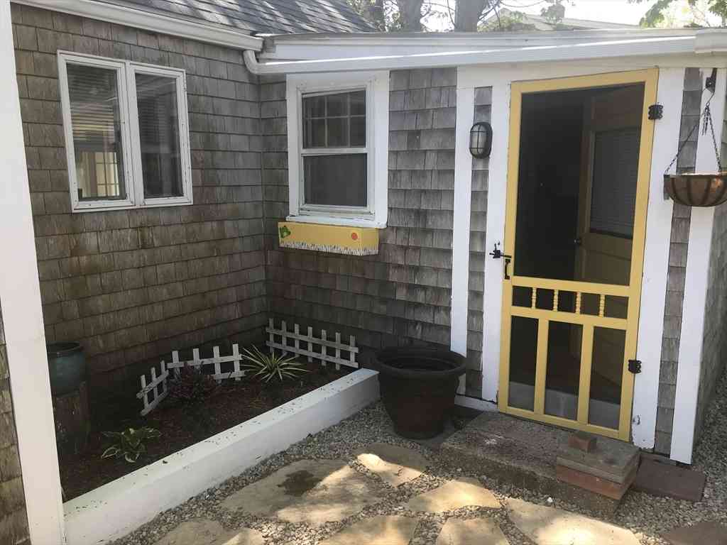 Homes For Rent - 51 Walker St #1<br/> Barnstable County, Falmouth, MA 02540