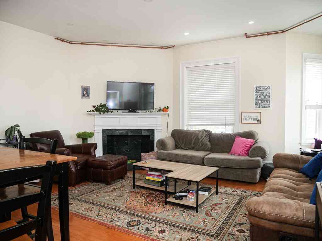 Apartment For Rent - 25 Garrison Rd #2<br/> Brookline, MA 02445