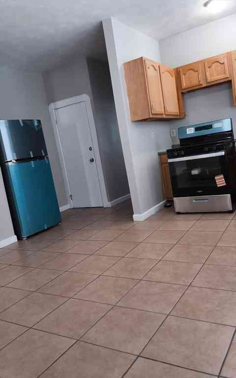 Apartment For Rent - 98 County St #B-3S<br/> New Bedford, MA 02744