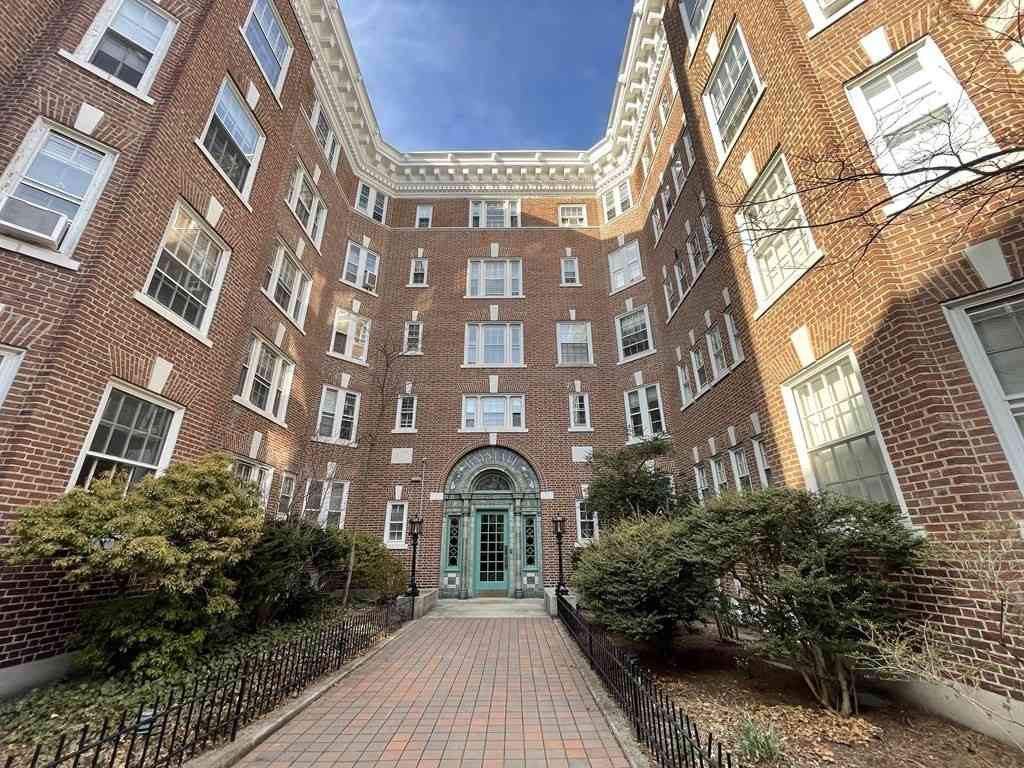 Condo For Rent - 1572 Massachusetts Avenue #32<br/> Cambridge, MA 02138