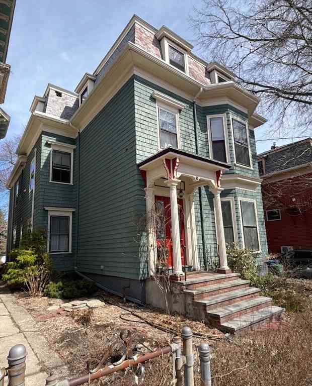 Condo For Sale - 179 Chestnut #2<br/> Cambridge, MA 02139