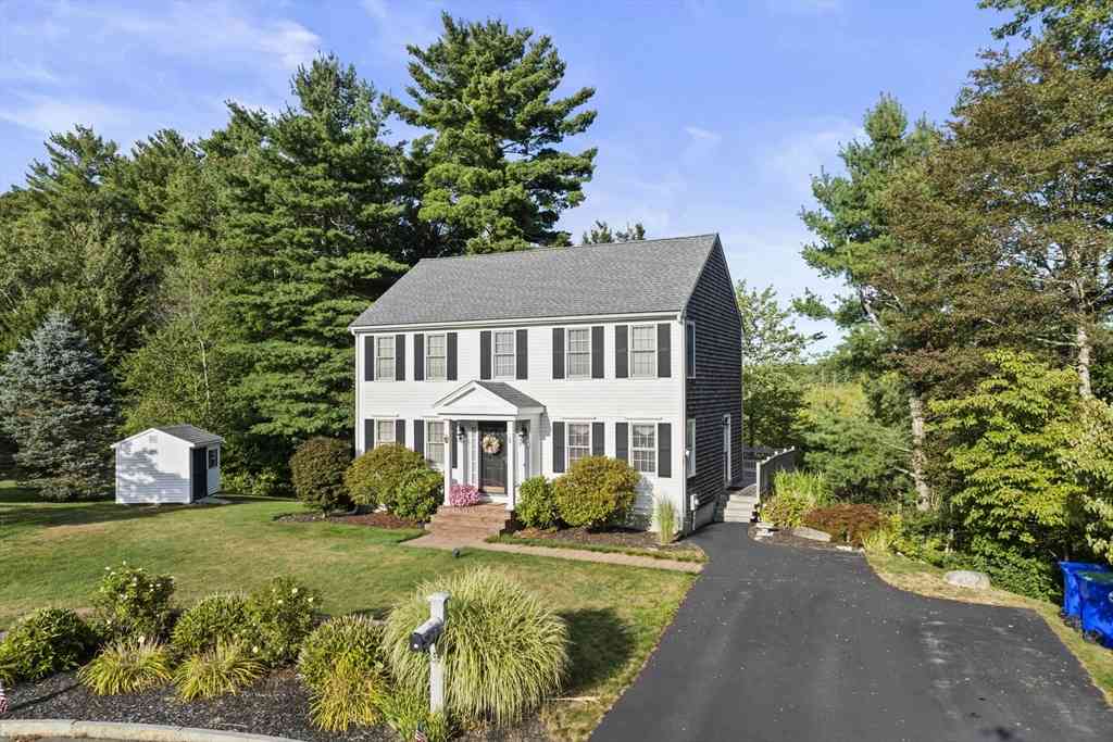 Homes For Sale - 18 Franklin Hunt Rd<br/> Plymouth County, Rockland, MA 02370