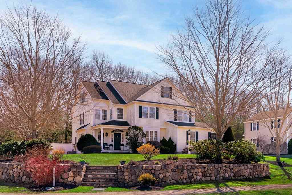 Homes For Sale - 12 Sawmill Rd<br/> Walpole, MA 02081