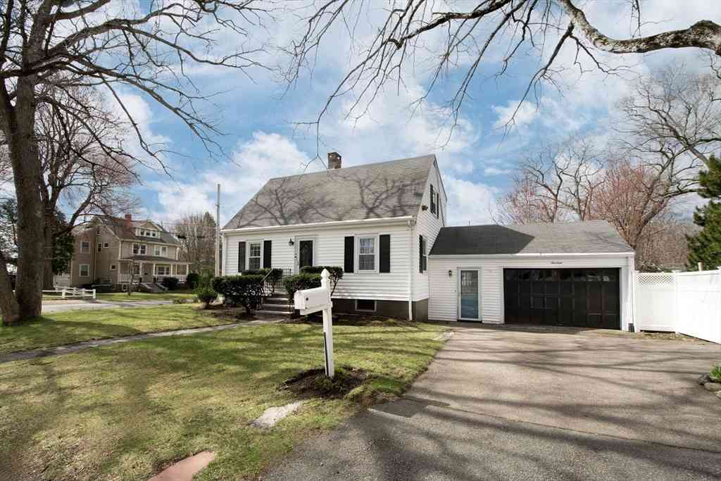 Homes For Sale - 14 Sumner Ave<br/> Norfolk County, Braintree, MA 02184