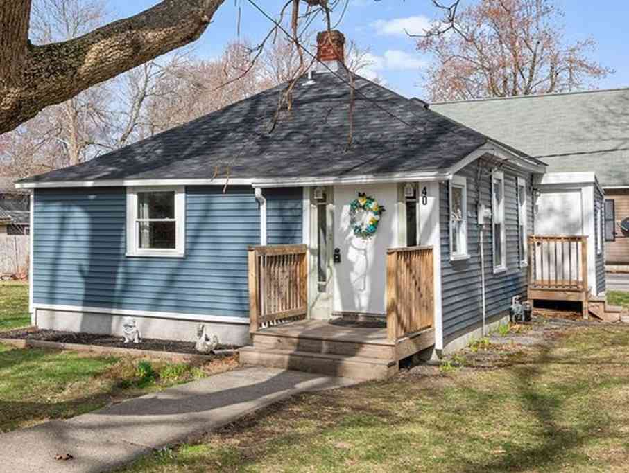 Homes For Sale - 40 Pierce<br/> Worcester County, Lunenburg, MA 01462