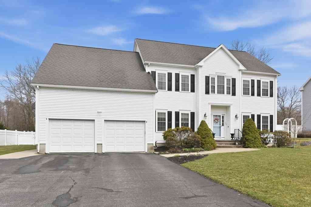 Homes For Sale - 35 Paddock Drive<br/> Plainville, MA 02762