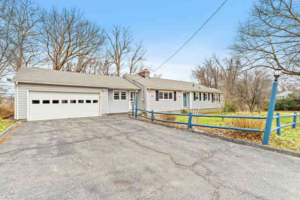 Homes For Sale - 21 Trinity Ave<br/> Worcester, MA 01605