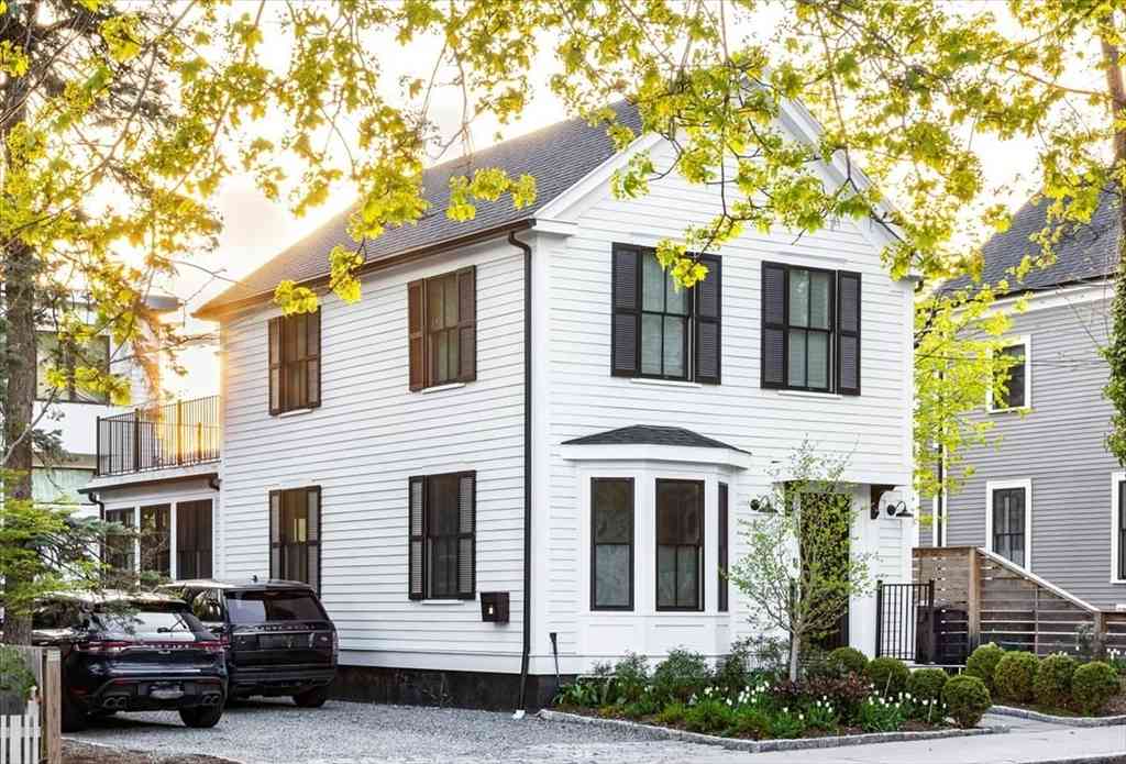 Homes For Sale - 112 Holworthy Street<br/> Cambridge, MA 02138