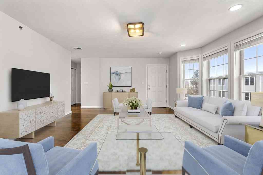 Condo For Sale - 10 Saco St #5<br/> Boston, MA 02122