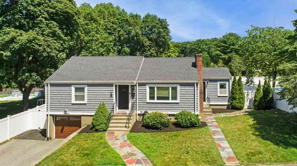 Homes For Sale - 14 Harding Road<br/> Middlesex County, Wakefield, MA 01880