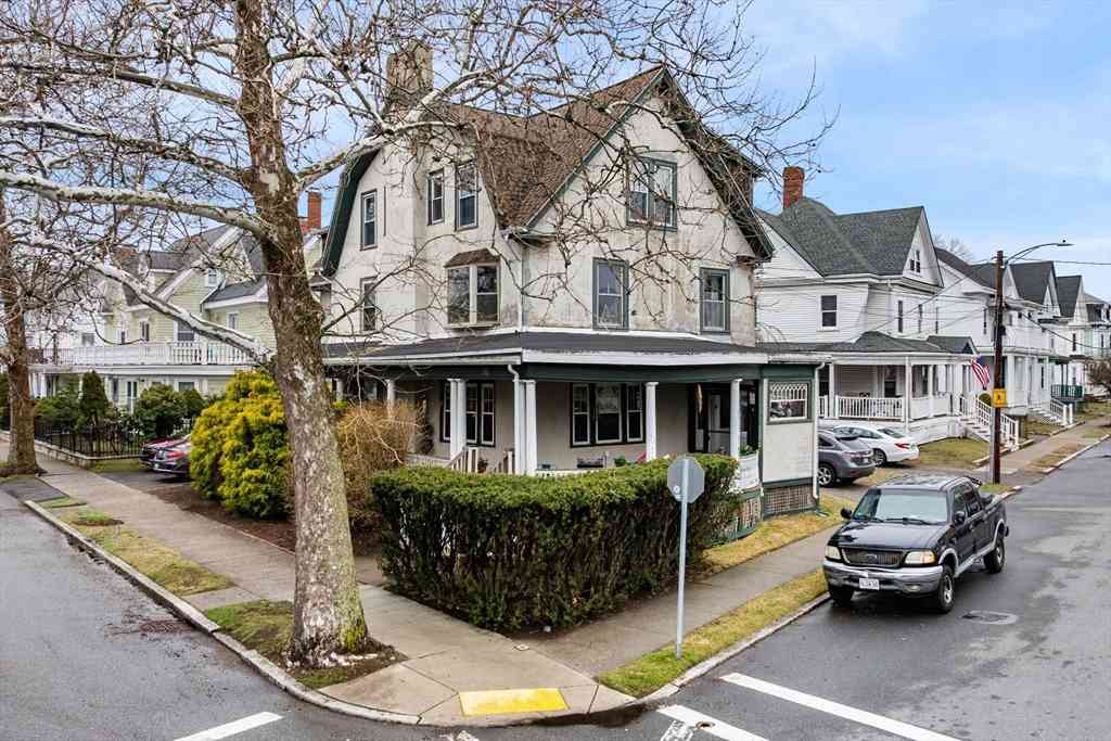 Condo For Sale - 201 Ocean Street #1<br/> Lynn, MA 01902