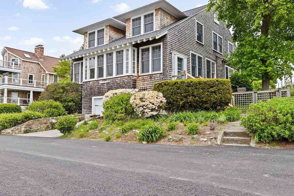Homes For Sale - 4 Glover Ave<br/> Plymouth County, Hull, MA 02045