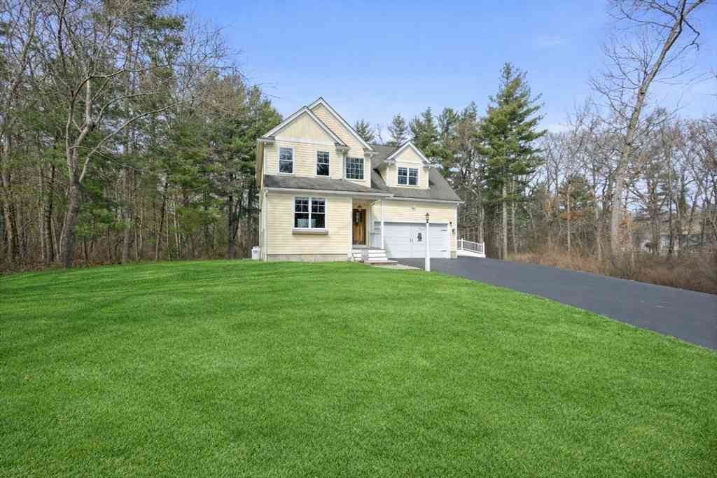 Homes For Sale - 33 Glebe St<br/> Taunton, MA 02780