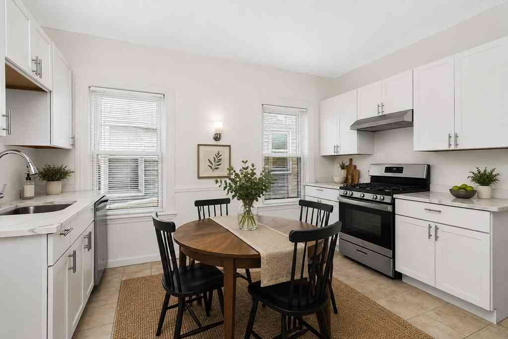 Condo For Rent - 48 Wordsworth St #1<br/> Boston, MA 02128
