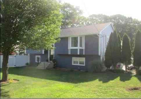 Homes For Sale - 100 Bradbury St<br/> Fall River, MA 02721