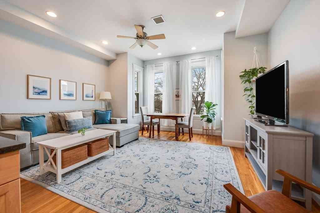 Condo For Sale - 39 Chestnut St #2C<br/> Stoneham, MA 02180