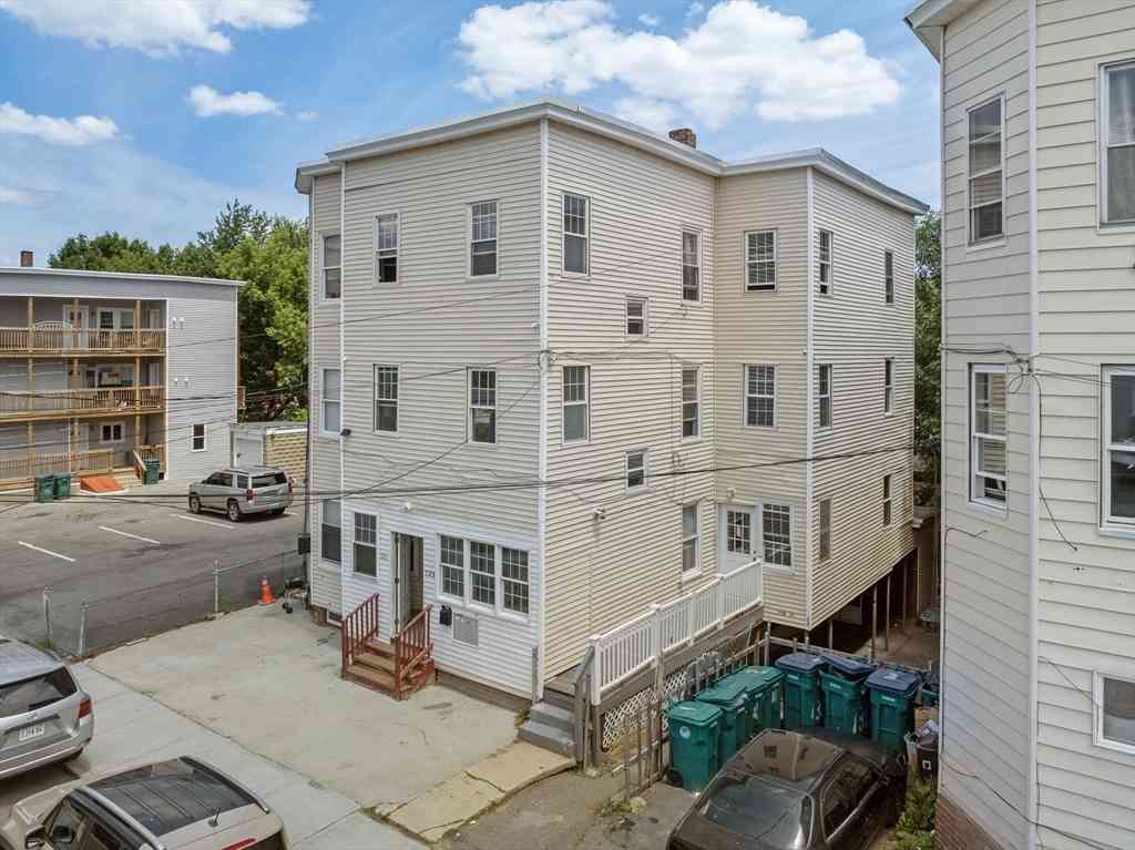 Homes For Rent - 131 Clarendon St<br/> Fitchburg, MA 01420