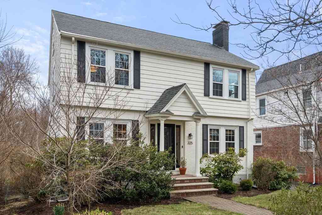 Homes For Sale - 325 Parker Street<br/> Middlesex County, Newton, MA 02459