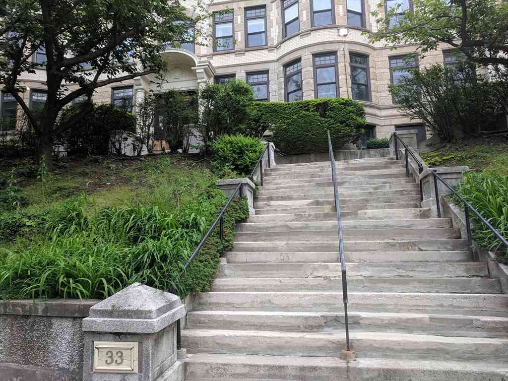 Condo For Rent - 33 Westbourne Ter #3<br/> Brookline, MA 02446
