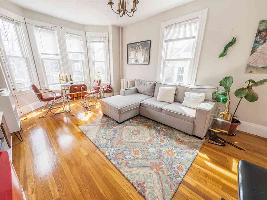 Apartment For Rent - 35 Essex #2<br/> Cambridge, MA 02139