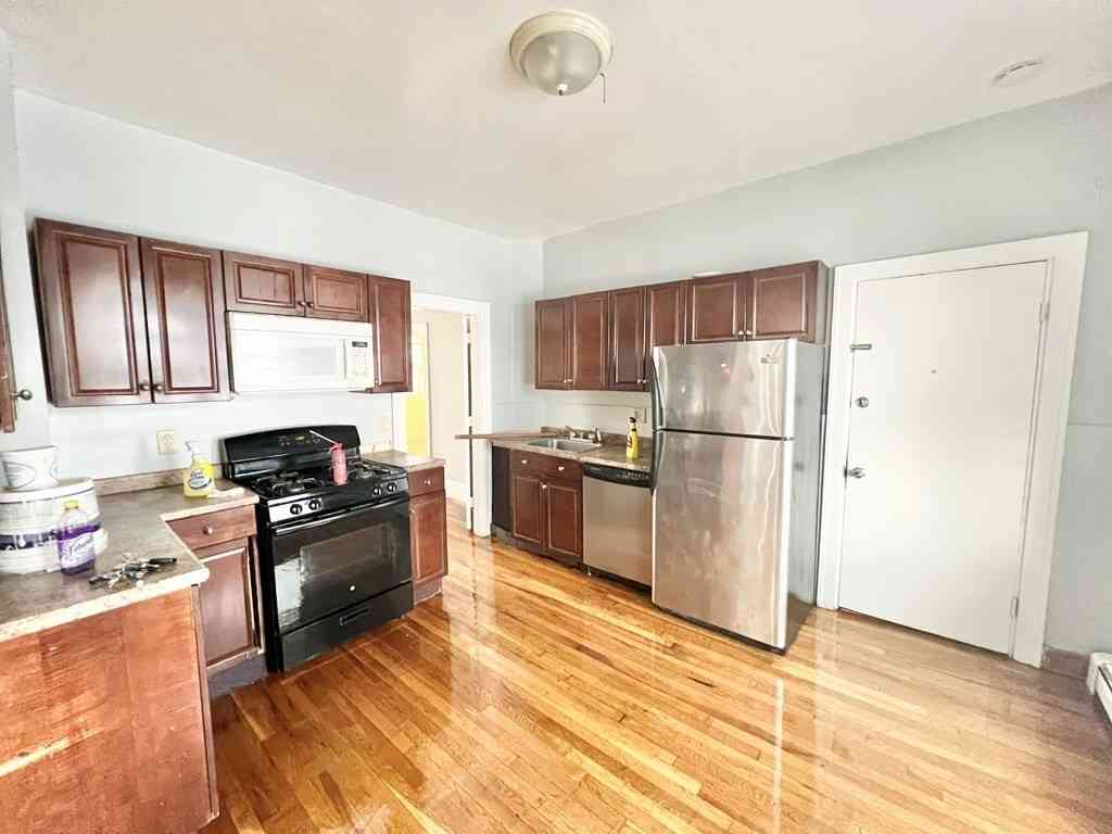 Apartment For Rent - 113 Ferry #2<br/> Everett, MA 02149