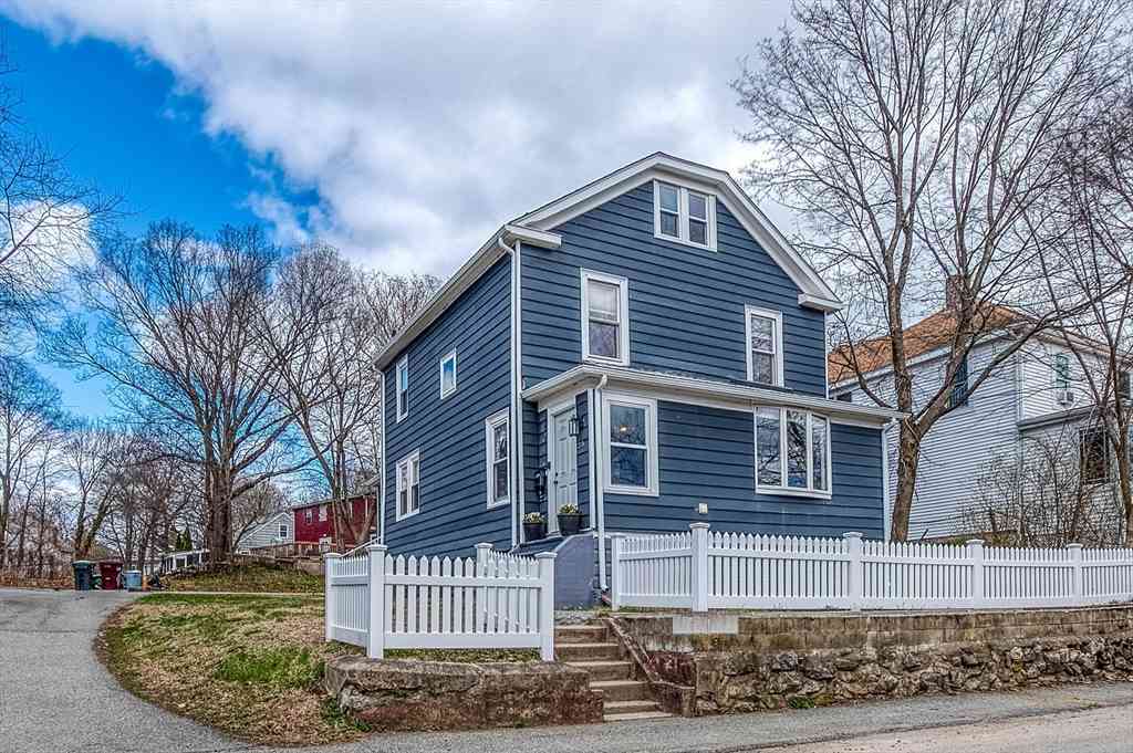 Homes For Sale - 285 Colburn St<br/> Dedham, MA 02026