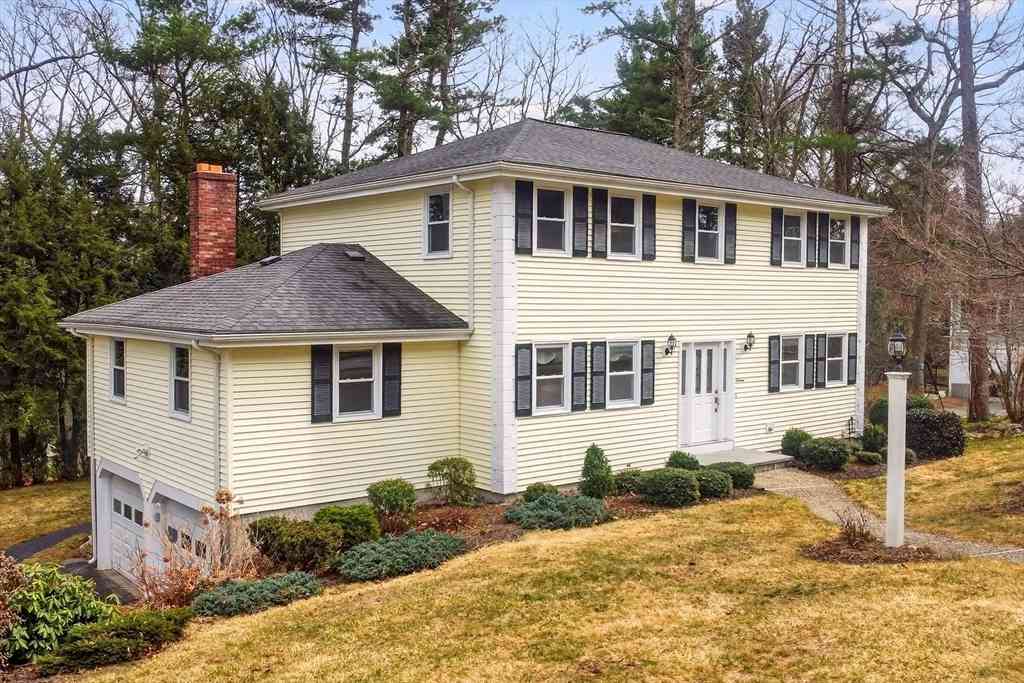 Homes For Sale - 16 Eastmount Road<br/> Medfield, MA 02052