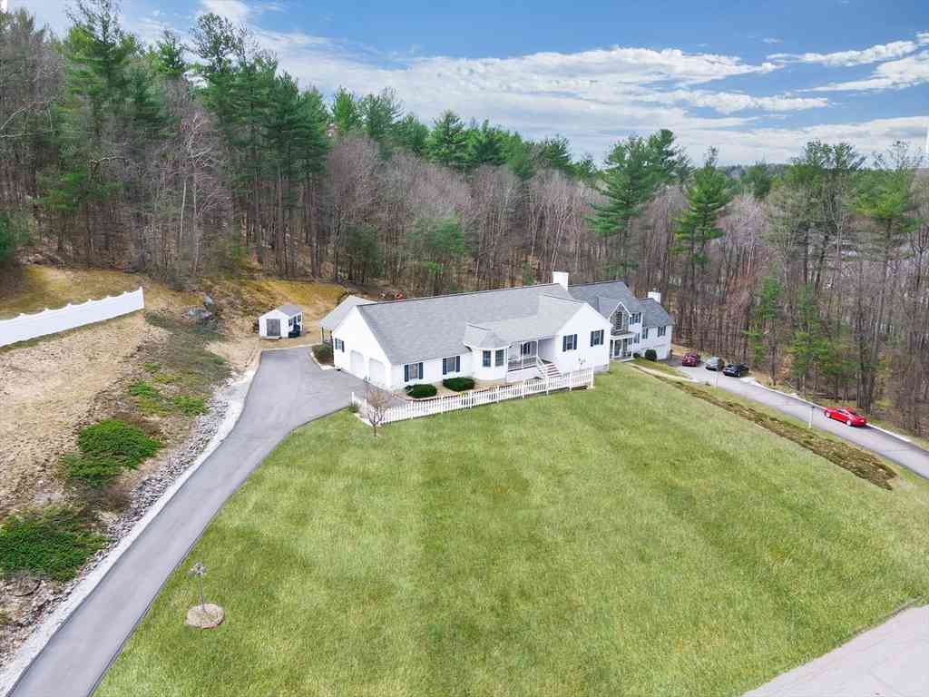 Homes For Sale - 9 Jamie Way<br/> Middlesex County, Tyngsboro, MA 01879