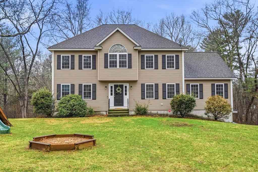 Homes For Sale - 380 Richardson Road<br/> Middlesex County, Dracut, MA 01826