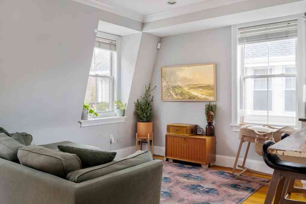 Condo For Sale - 394 E 8th St #3<br/> Boston, MA 02127