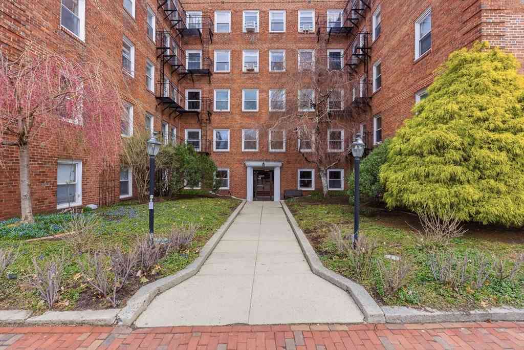 Condo For Sale - 395 Broadway #L3D<br/> Cambridge, MA 02139