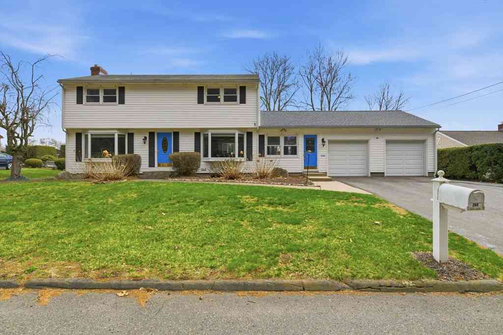 Homes For Sale - 244 Lower Westfield Rd<br/> Hampden County, Holyoke, MA 01040