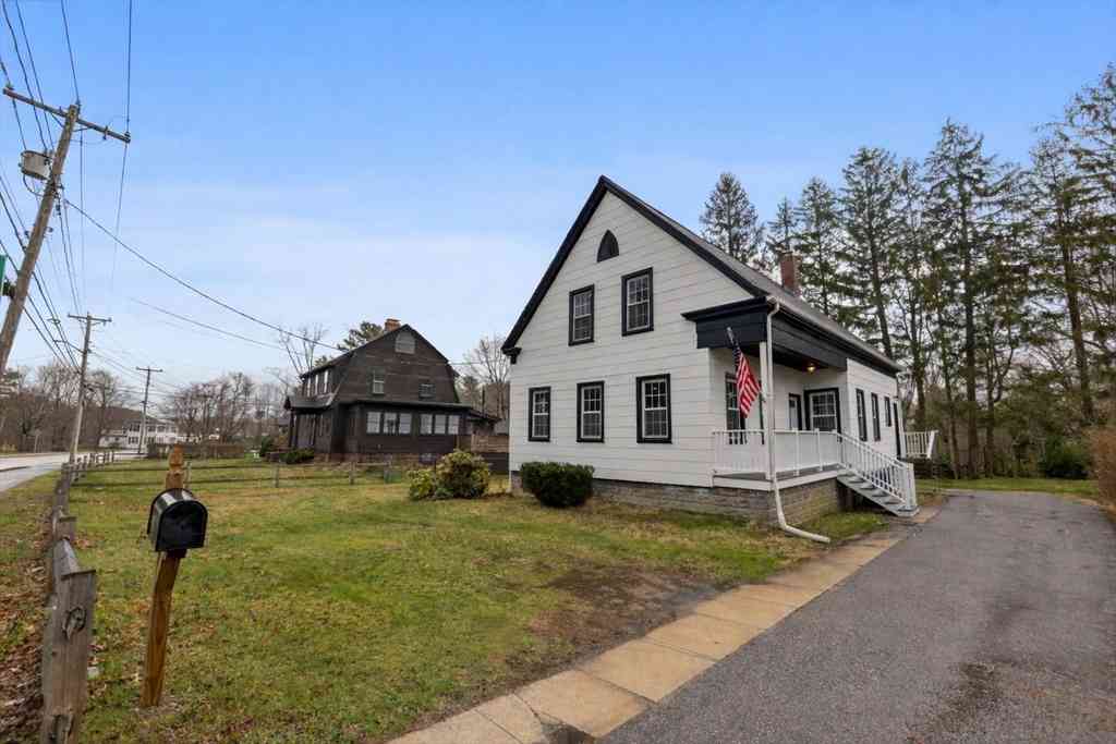Homes For Sale - 411 Market St<br/> Plymouth County, Rockland, MA 02370