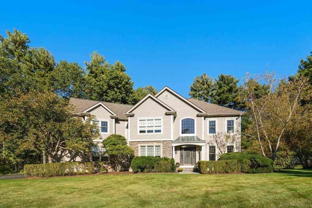 Homes For Sale - 7 Pettee's Pond Lane<br/> Walpole, MA 02081