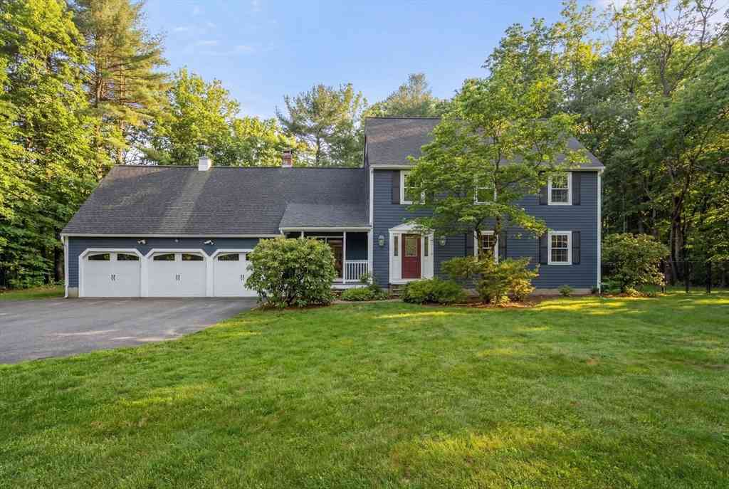 Homes For Sale - 28 Sunnyrock Dr<br/> Walpole, MA 02081