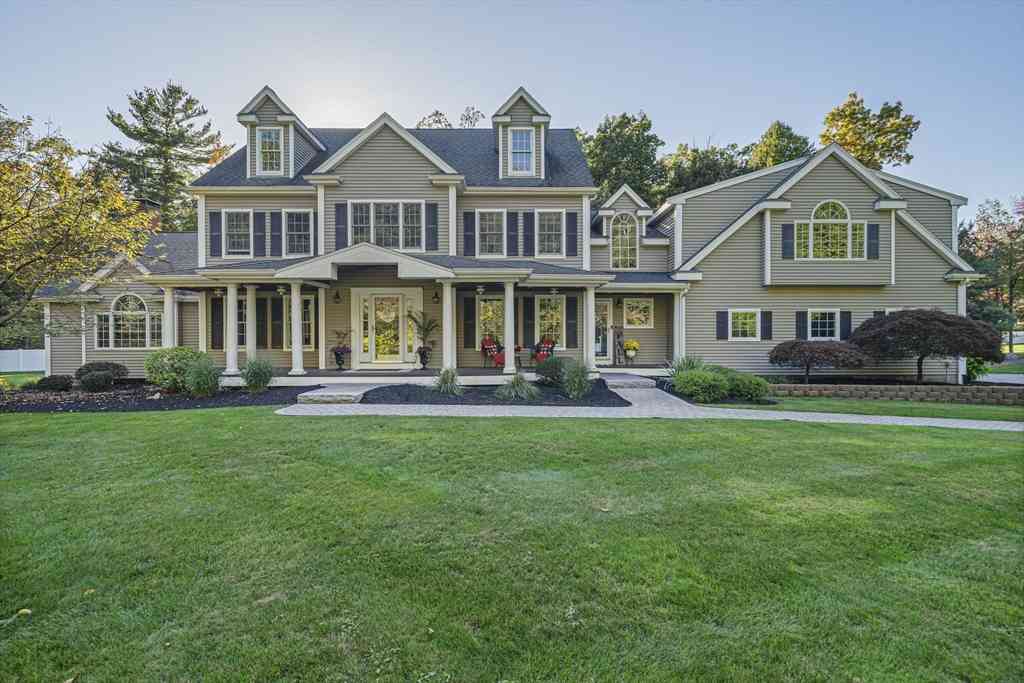 Homes For Sale - 74 Crabtree Ln<br/> Plymouth County, Abington, MA 02351