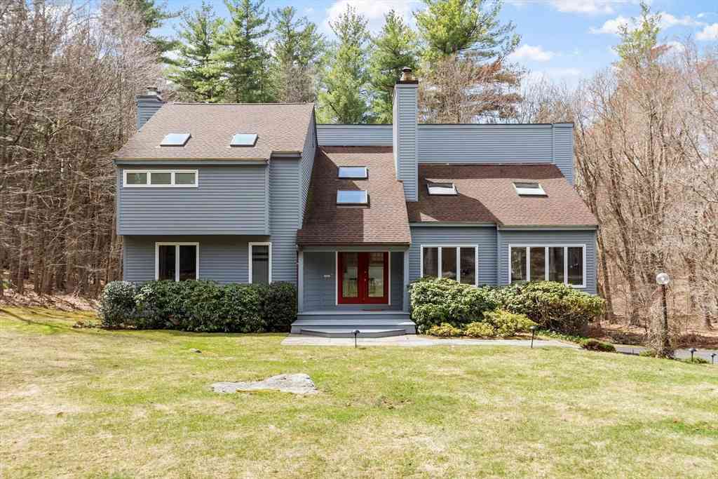 Homes For Sale - 781 Strawberry Hill Rd<br/> Concord, MA 01742