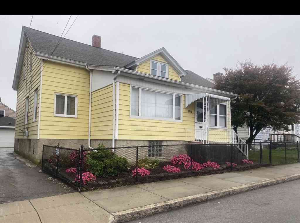 Homes For Sale - 198 John St<br/> Fall River, MA 02721