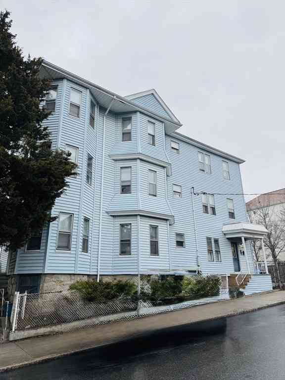 Homes For Rent - 444 Center St<br/> Fall River, MA 02724